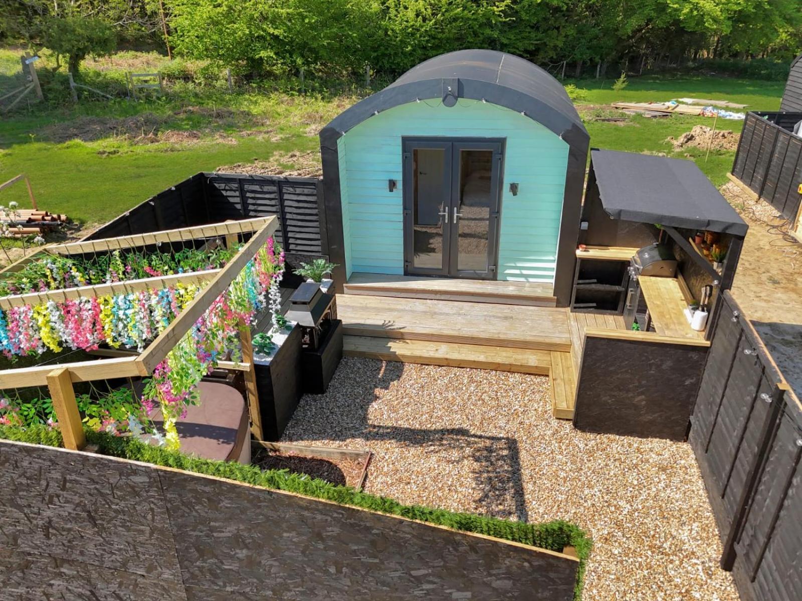 The Retreat @the Outside * Mountfield
